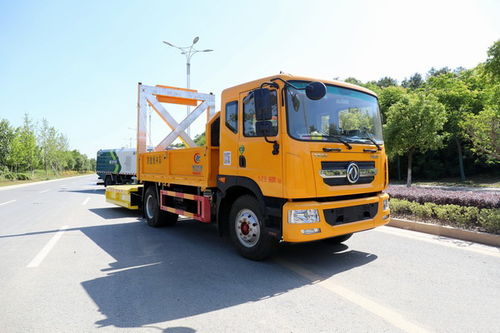 安徽黄山高速公路 防撞缓冲车与救护车的“黄金搭档”为生命护航