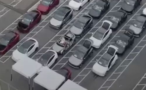 平价版特斯拉即将登场？工厂神秘车型引发市场猜想